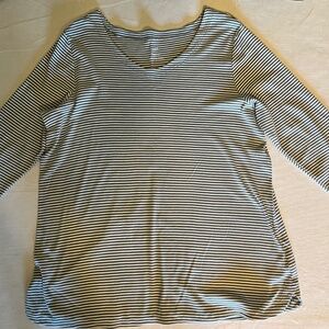 JJill 3/4 sleeve v-neck tee